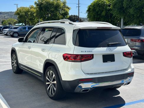 Used 2022 Mercedes-Benz GLB 250 w/ Premium Package Lite image 5