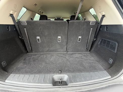 Used 2025 Nissan Pathfinder SV FWD image 41