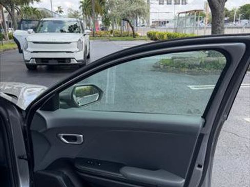 Used 2025 Kia K4 FWD image 14