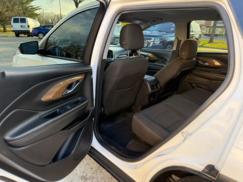 Used 2020 GMC Terrain SLE image 12