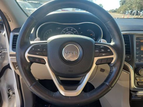 Used 2017 Jeep Grand Cherokee Limited image 18