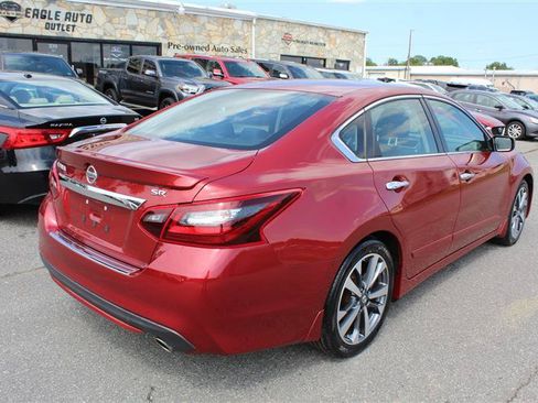 Used 2017 Nissan Altima 2.5 SR FWD image 7