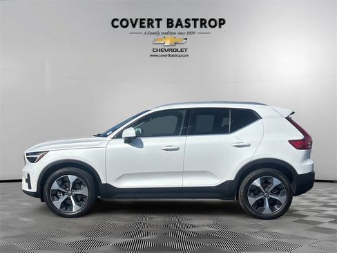 Used 2023 Volvo XC40 B5 Plus w/ Protection Package Premier image 3