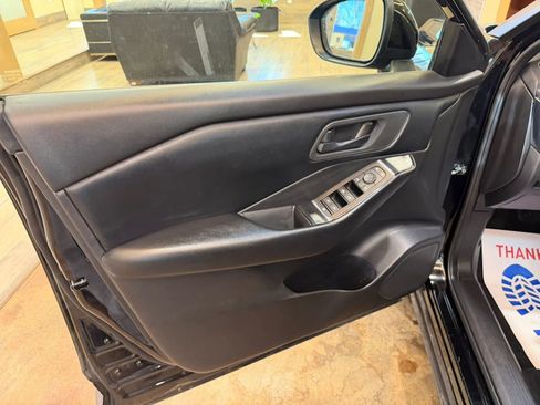 Used 2025 Nissan Rogue S image 8