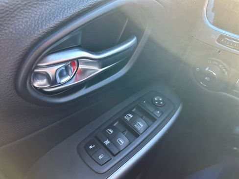 Used 2021 Jeep Cherokee Latitude Lux 80th Anniv w/ Quick Order Package 26U 80TH image 31