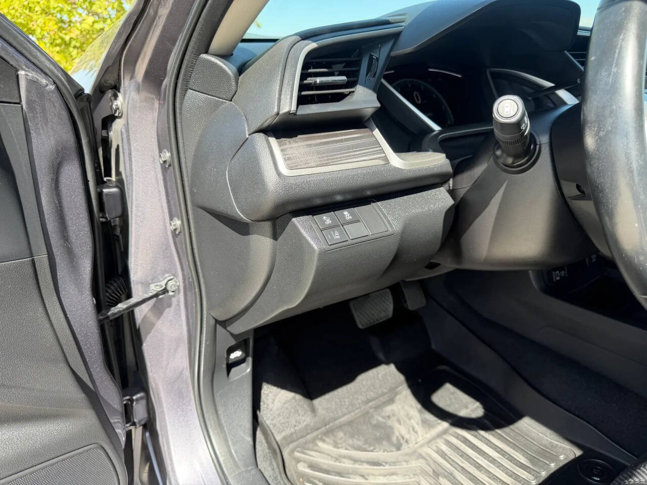Used 2020 Honda Civic EX image 17