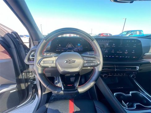 Used 2024 Chevrolet Traverse RS image 13