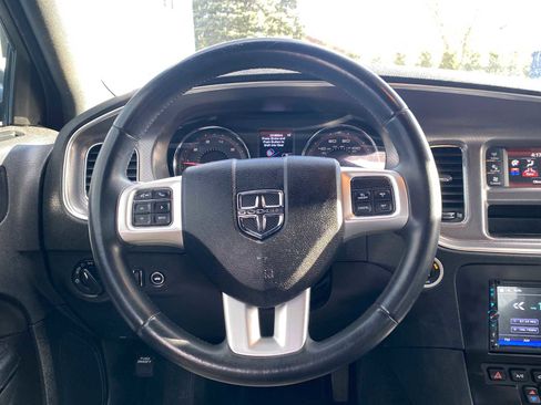 Used 2012 Dodge Charger SE w/ Sport Appearance Group image 16