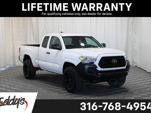 Used 2021 Toyota Tacoma SR image 1