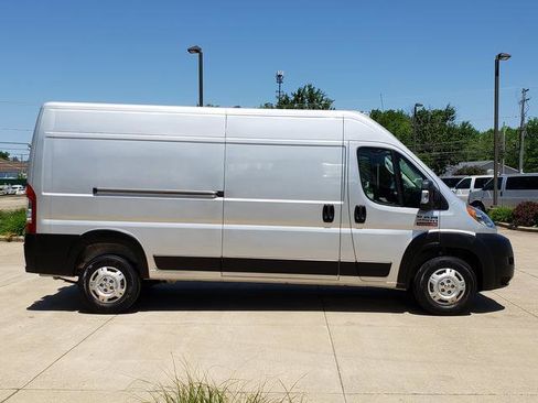 Used 2019 RAM ProMaster 2500 w/ Premium Appearance Group FWD image 7