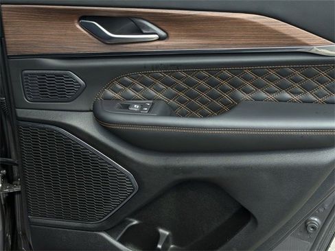 Used 2025 Jeep Grand Cherokee Summit image 40