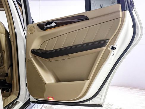 Used 2015 Mercedes-Benz GL 320 BlueTEC 4MATIC image 52