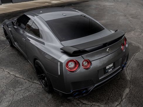Used 2014 Nissan GT-R Black Edition image 11