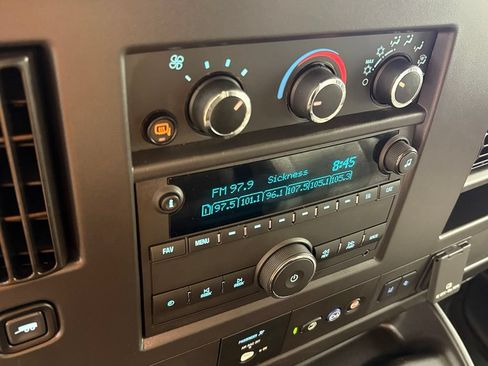 Used 2024 Chevrolet Express 3500 LT w/ LT Preferred Equipment Group RWD image 36