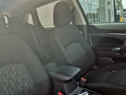 Used 2025 Mitsubishi Outlander Sport LE image 19