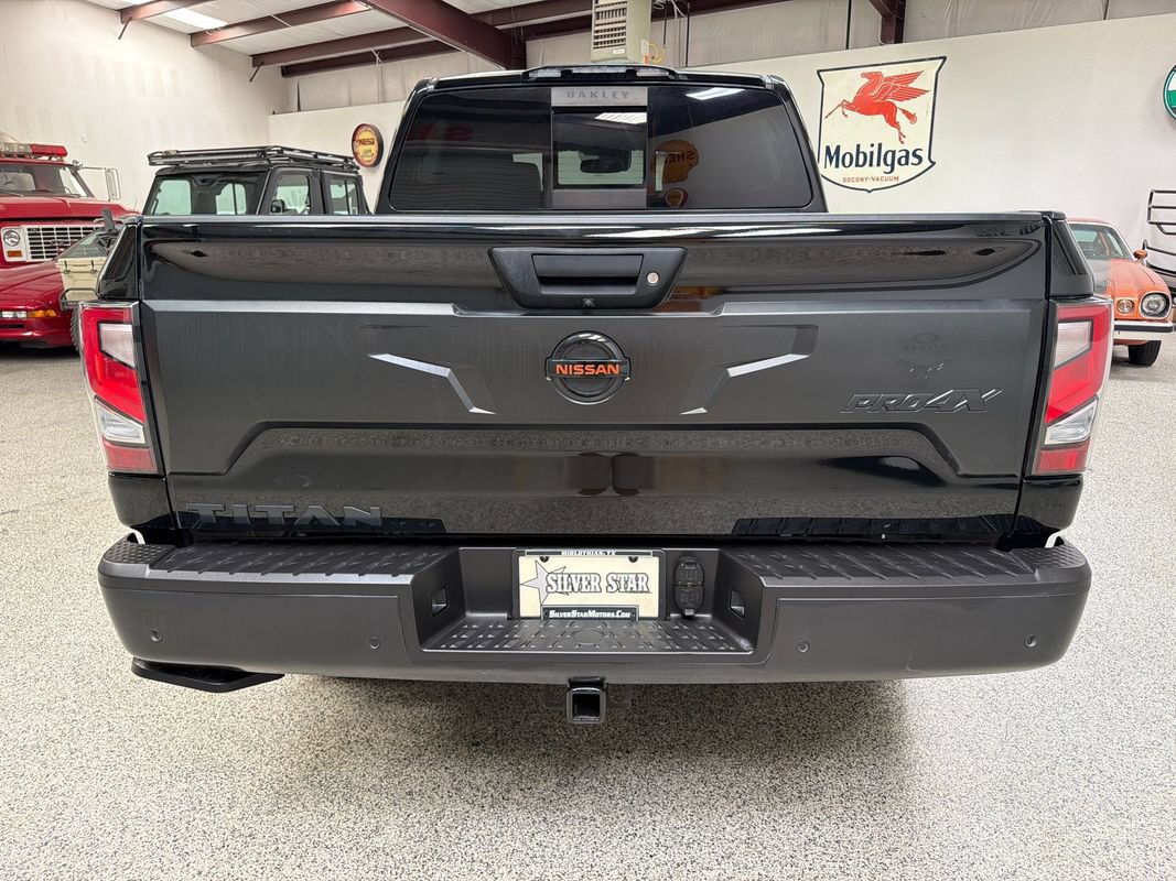 Used 2021 Nissan Titan PRO-4X w/ Pro-4x Convenience Package AWD/4WD image 6