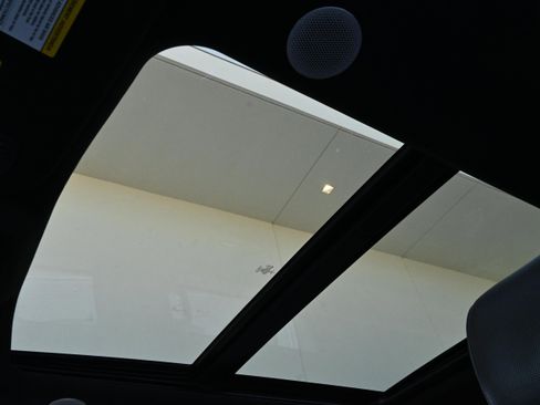 Used 2022 Ford F150 Lariat w/ Equipment Group 502A High image 27