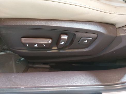 Used 2016 Lexus ES 350 w/ Premium Package w/Wood Trim FWD image 30