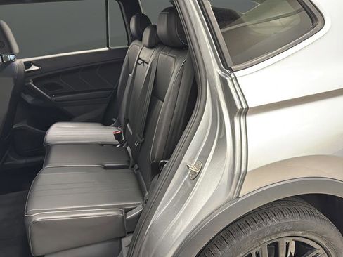 Used 2022 Volkswagen Tiguan SE R-Line image 24