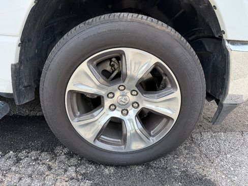 Used 2023 RAM 1500 Laramie AWD/4WD image 9