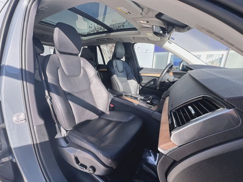Used 2023 Volvo XC90 B6 Plus w/ Protection Package Premier image 28