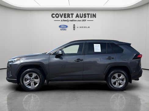 Used 2025 Toyota RAV4 XLE w/ Convenience Package image 2