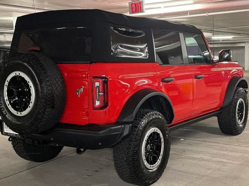 Used 2023 Ford Bronco Badlands w/ Sasquatch Package AWD/4WD image 4