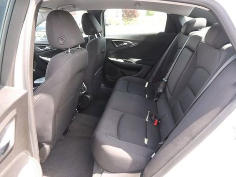 Used 2024 Chevrolet Malibu LT FWD image 9