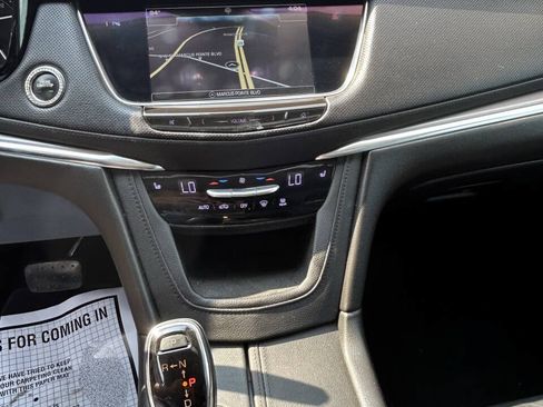Used 2017 Cadillac XT5 Luxury w/ Driver Awareness Package FWD image 11