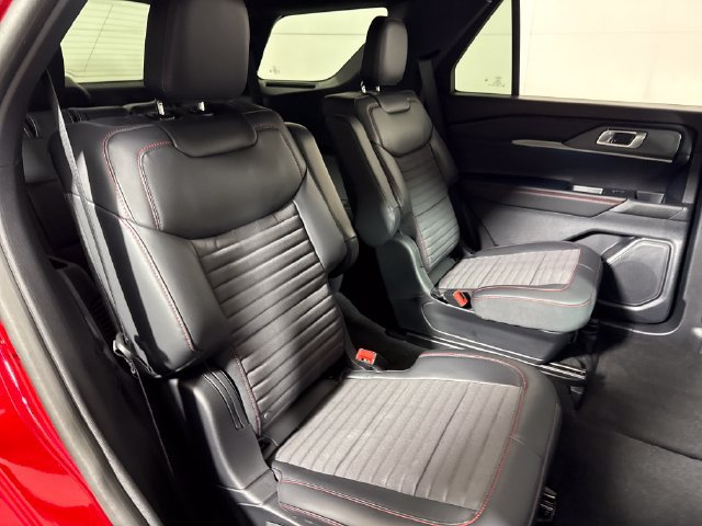 New 2026 Ford Explorer ST-Line w/ ST-Line Street Pack AWD/4WD image 15