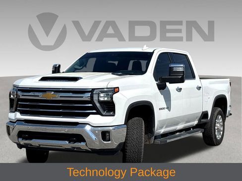 Used 2024 Chevrolet Silverado 3500 LTZ w/ LTZ Premium Package RWD image 3