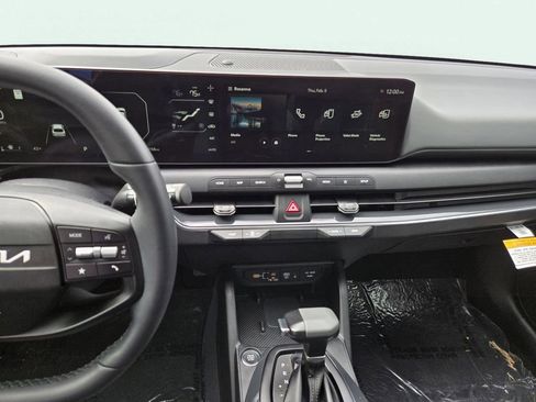 Certified 2025 Kia K4 EX image 23