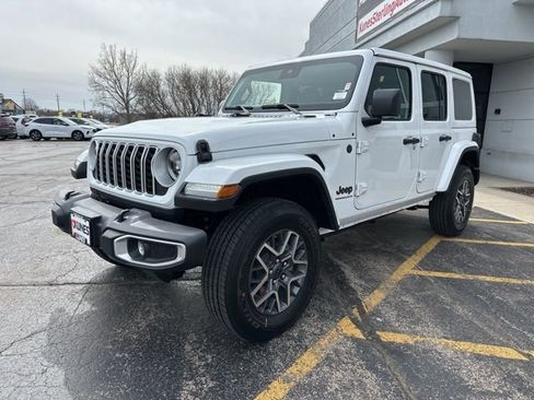 New 2025 Jeep Wrangler Sahara image 12