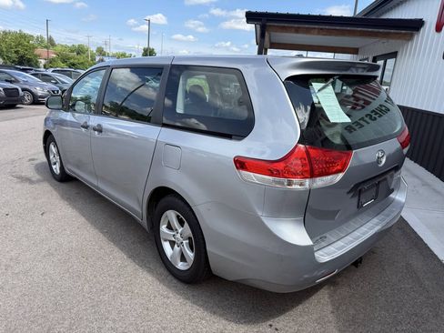Used 2011 Toyota Sienna FWD image 11