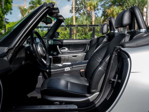 Used 2002 BMW Z8 RWD image 16