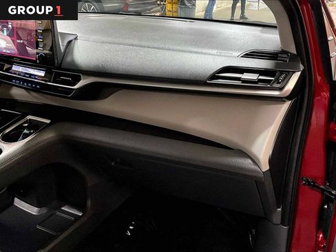 Used 2023 Toyota Sienna LE image 18