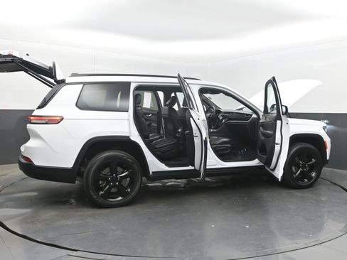 Used 2024 Jeep Grand Cherokee L Laredo image 41