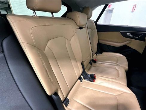 Used 2019 Audi Q8 Prestige AWD/4WD image 28