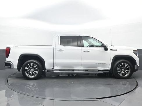 Used 2024 GMC Sierra 1500 SLT AWD/4WD image 2