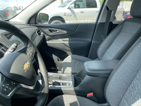 Used 2024 Chevrolet Equinox LT FWD image 3