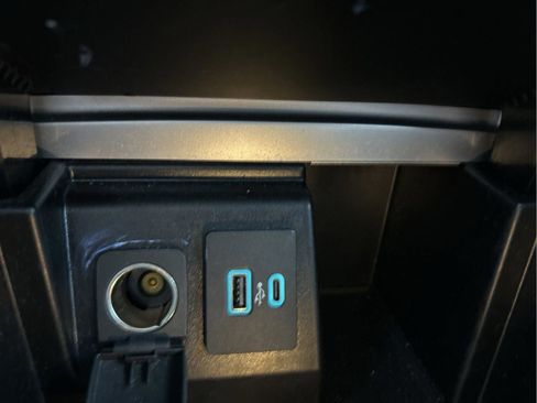 Used 2020 Ford Explorer XLT w/ Equipment Group 202A image 23