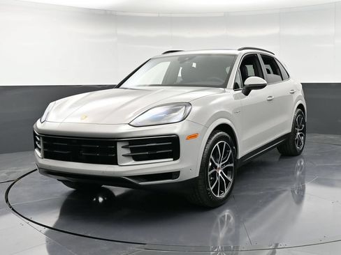 Certified 2026 Porsche Cayenne E-Hybrid AWD/4WD image 1