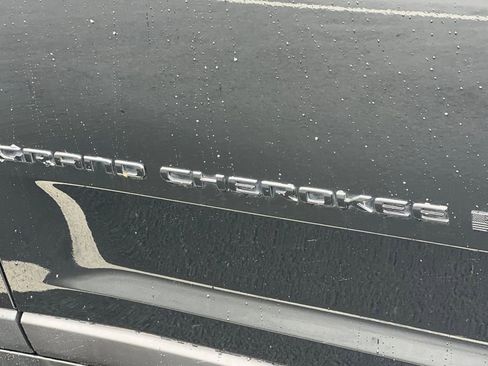 Used 2022 Jeep Grand Cherokee L Laredo AWD/4WD image 13