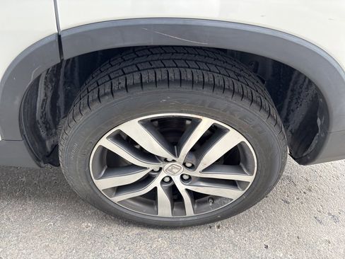 Used 2017 Honda Pilot Touring image 7