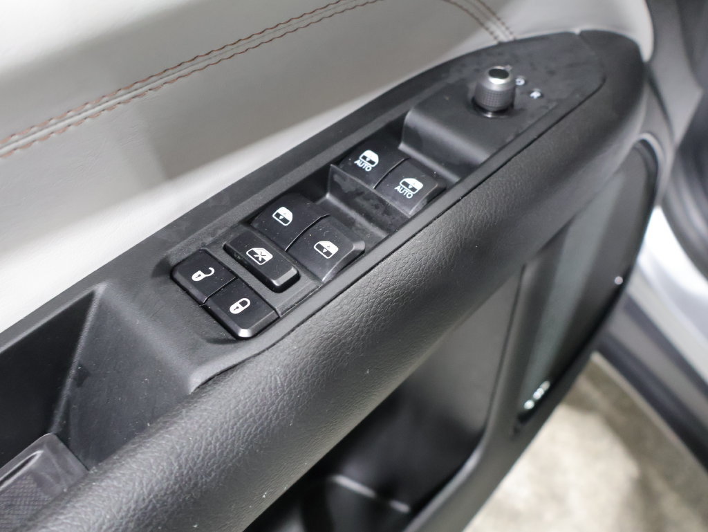 Certified 2024 Jeep Compass Limited AWD/4WD image 14