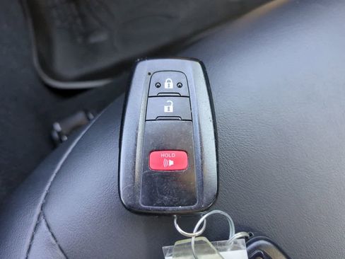 Certified 2019 Toyota Prius XLE w/ Advanced Technology Package image 27