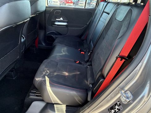 Used 2025 Mercedes-Benz GLB 35 AMG 4MATIC image 33