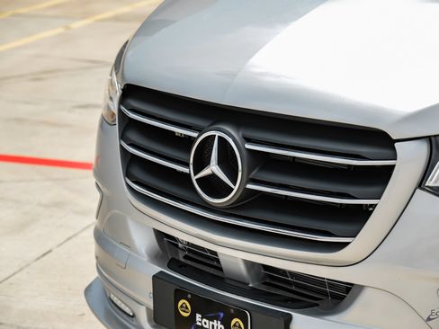 Used 2023 Mercedes-Benz Sprinter 3500 image 28
