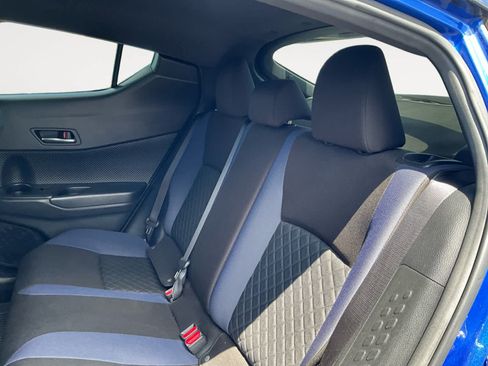 Used 2020 Toyota C-HR XLE FWD image 11