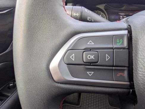 Used 2025 Jeep Compass Trailhawk AWD/4WD image 23